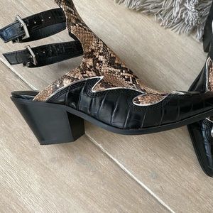 Steve Madden Hired strapped booties